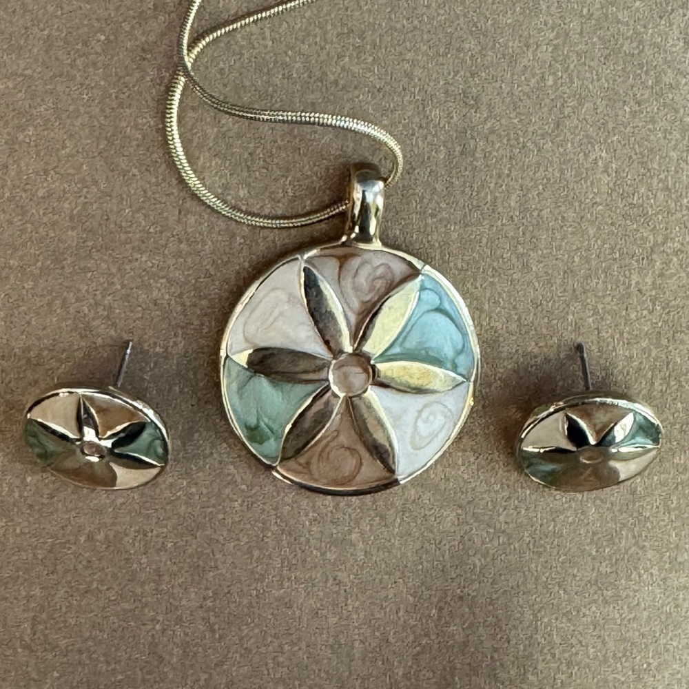 Goldtone enamel necklace and earrings set